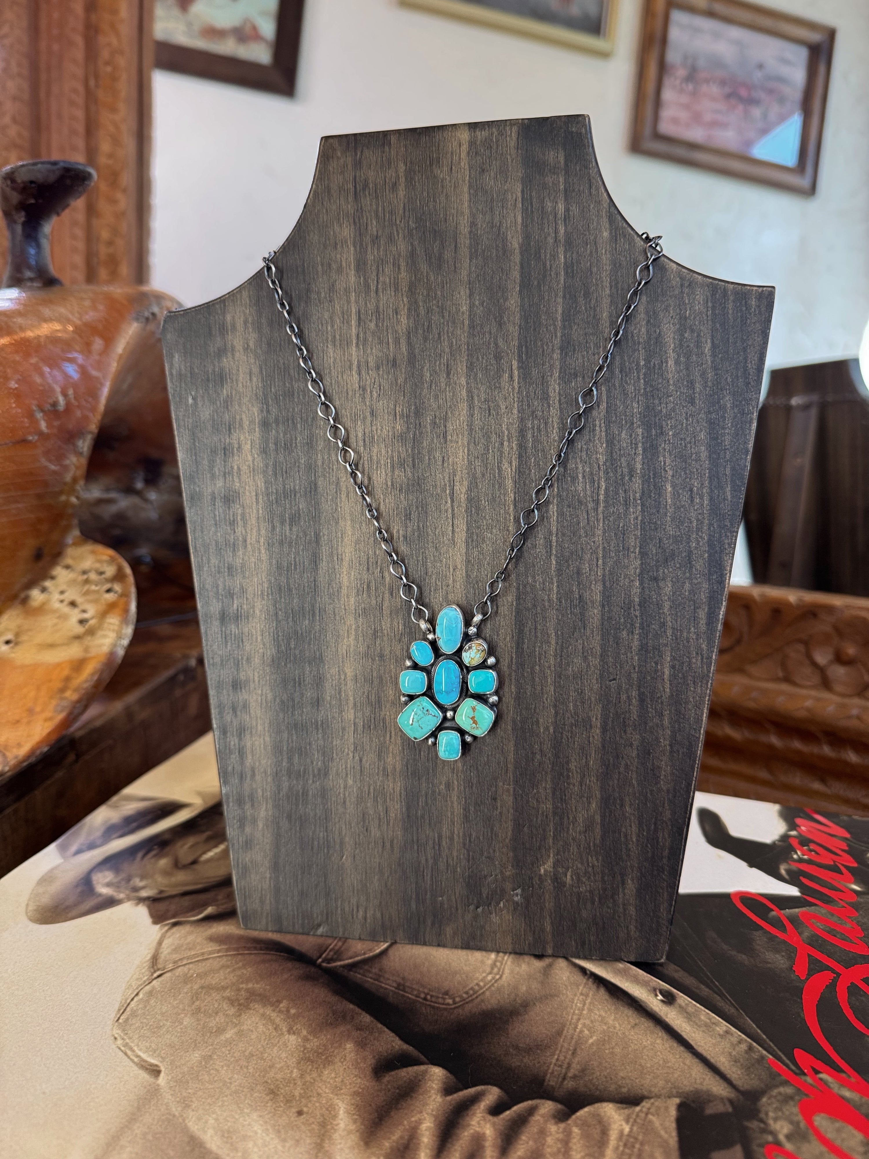 The Avy Necklace